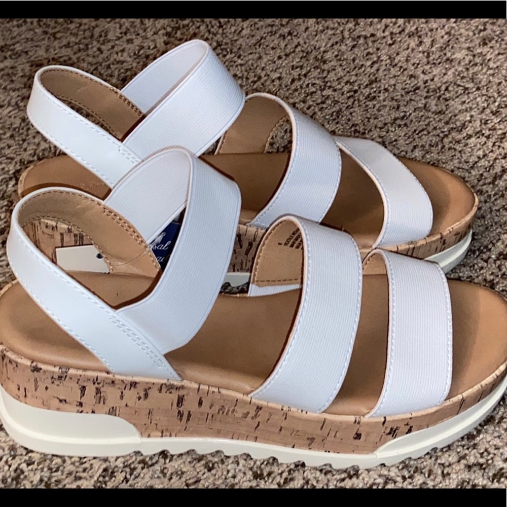 Universal Thread Sandals NWT size 8